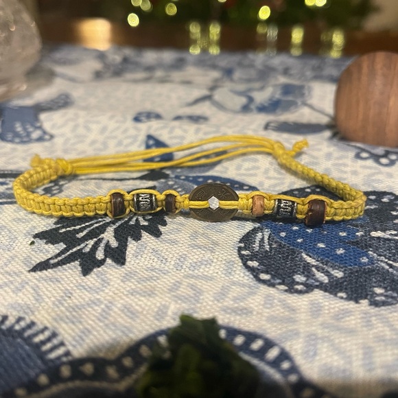 Unique Handmade Friendship Bracelet, Balinese Artisan - Picture 2 of 2